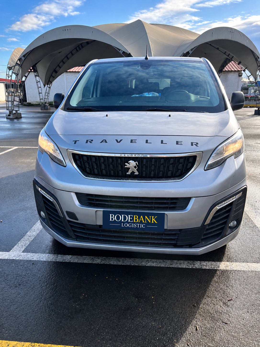 Minibús Peugeot traveller L3 9P Blue HDI 145 Gris Año 2023